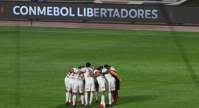 TIme do São paulo antes da partida contra o Palmeiras pela Libertadores. (Foto: Rubens Chiri/saopaulofc.net)