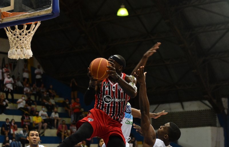 Basquete Tricolor | Por Filippo Ferrari/Marfim Photo