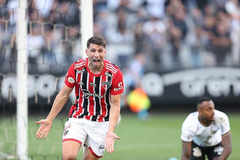 Calleri Em Clássicos Pelo São Paulo 6727