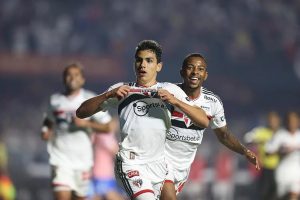 Gol de Moreira em São Paulo x Universidad Católica — Foto: Rubens Chiri/saopaulofc