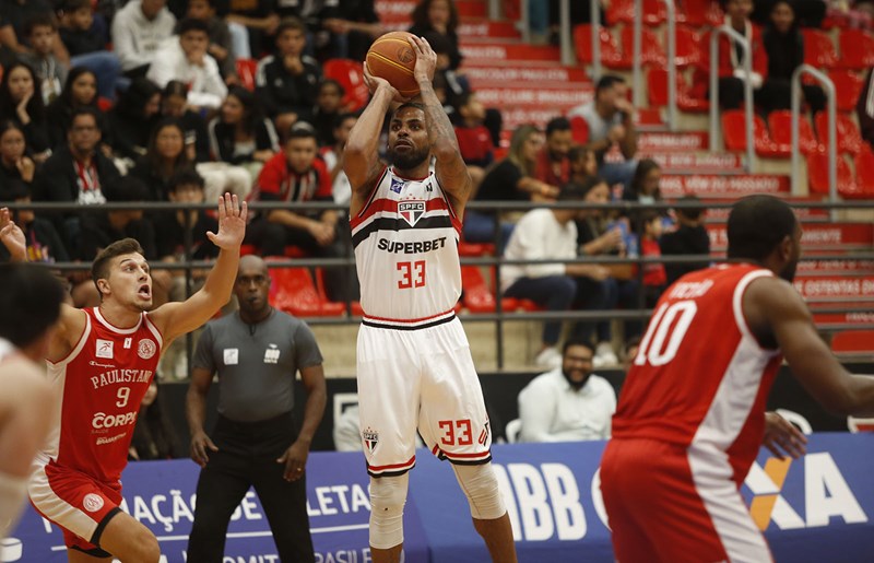 Time de basquete do São Paulo no Morumbi, em jogo o NBB