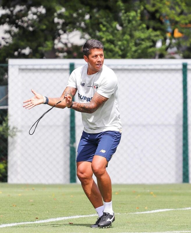 Thiago Carpini em treino