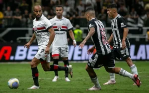 Jogadores de São Paulo e Atlético Mineiro pela Copa do Brasil