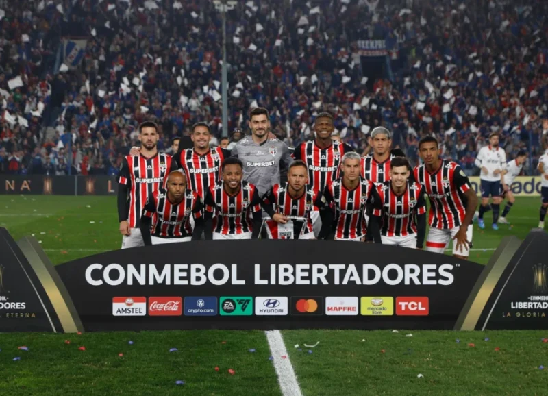 Time do São Paulo que enfrentou o Nacional, no Uruguai